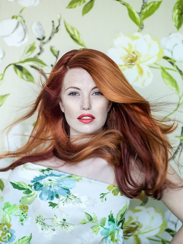 Autor fotografie: Lucie Robinson Pro sérii účesů REDKEN Jaro 2015 byly pro modelku a pozadí použity luxusní dekorační látky z nabídky www.interierovetextilie.cz