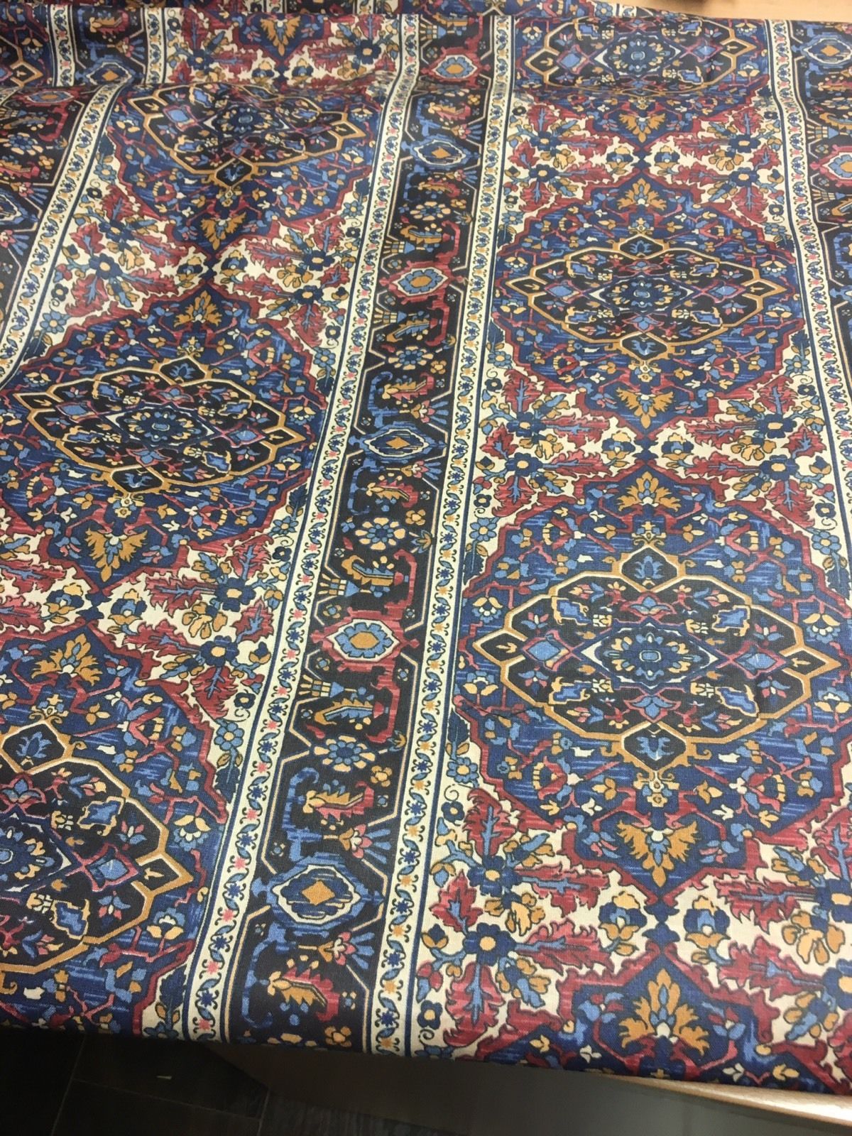 Ornamentální vzory v pruzích 6,8 metru