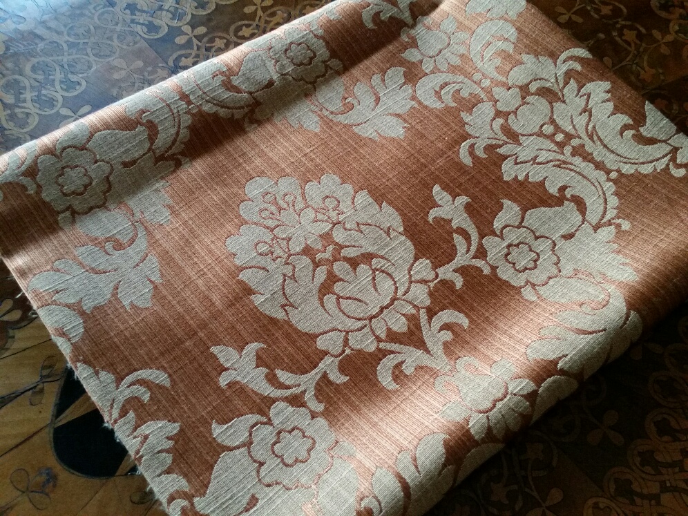 Elegantní damaškový motiv "lesklá terakota" 1,06 metru