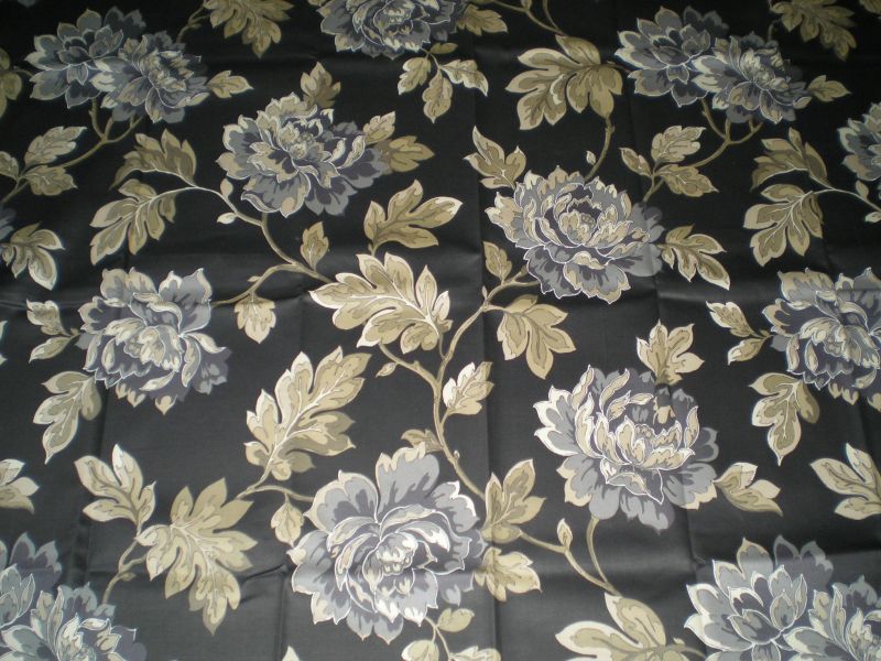 Pivoňky na tmavém podkladu 141cm x 109cm