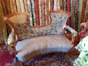 Biedermeier sofa k renovaci