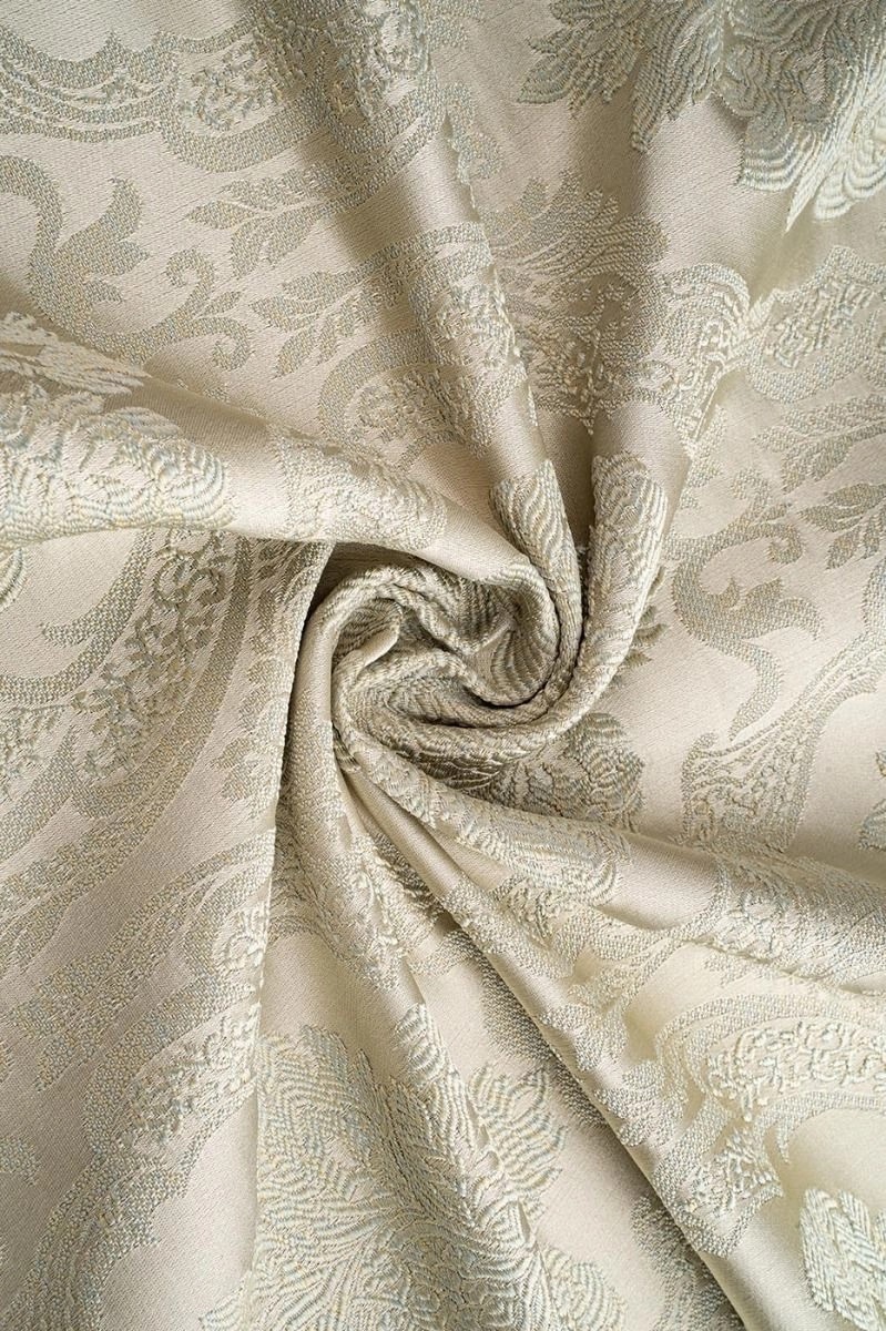 Květinová výšivka v ornamentech 2,8 metru