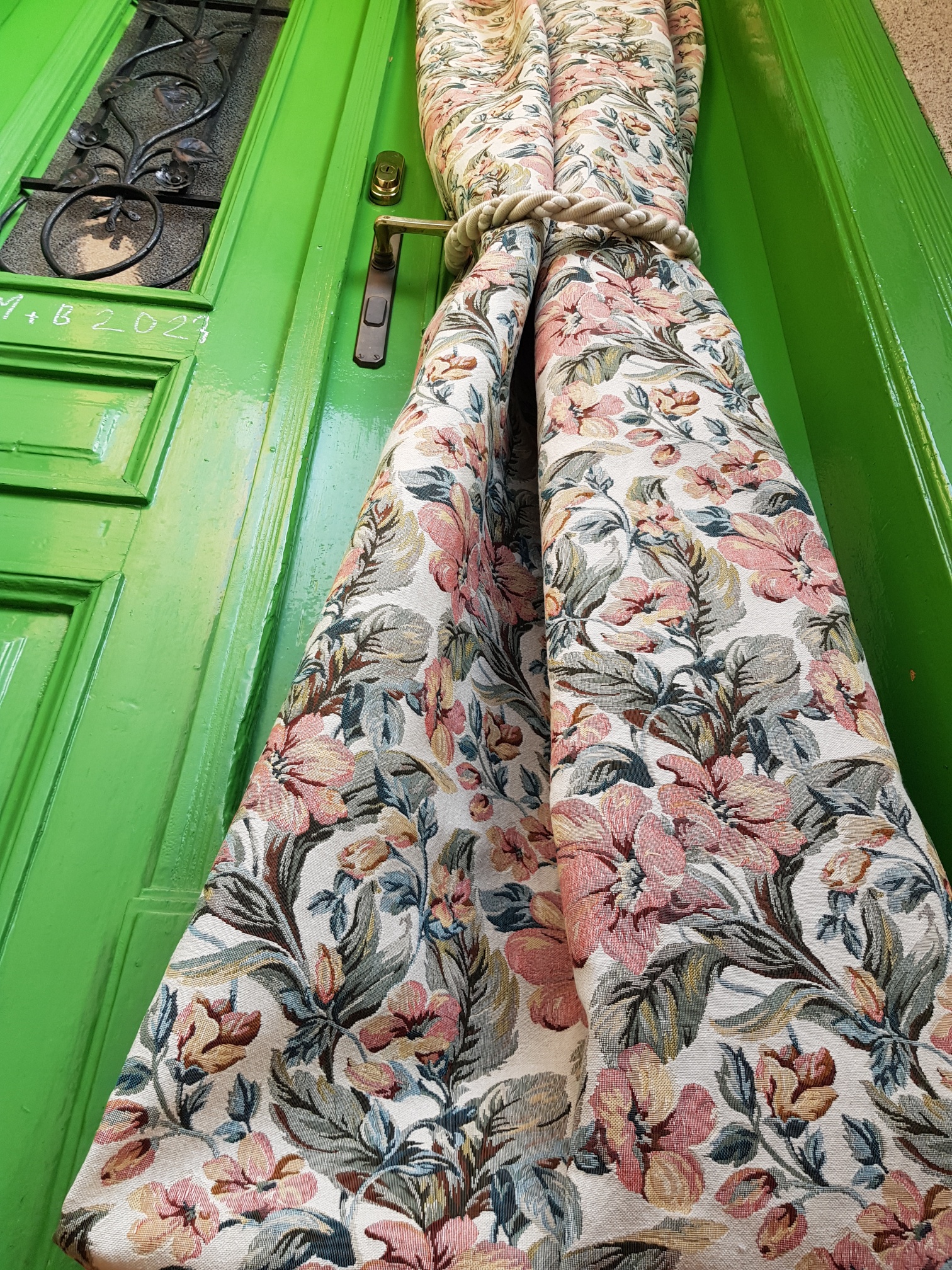 Květinová harmonie na béžové