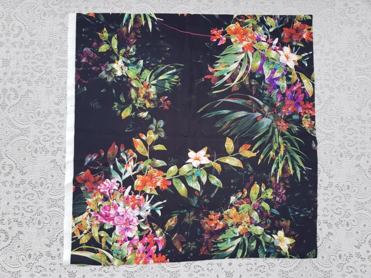 Květy v sametu 50x50cm 