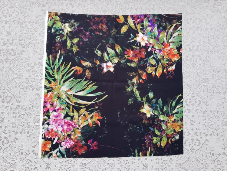 Květy v sametu 45x45cm 