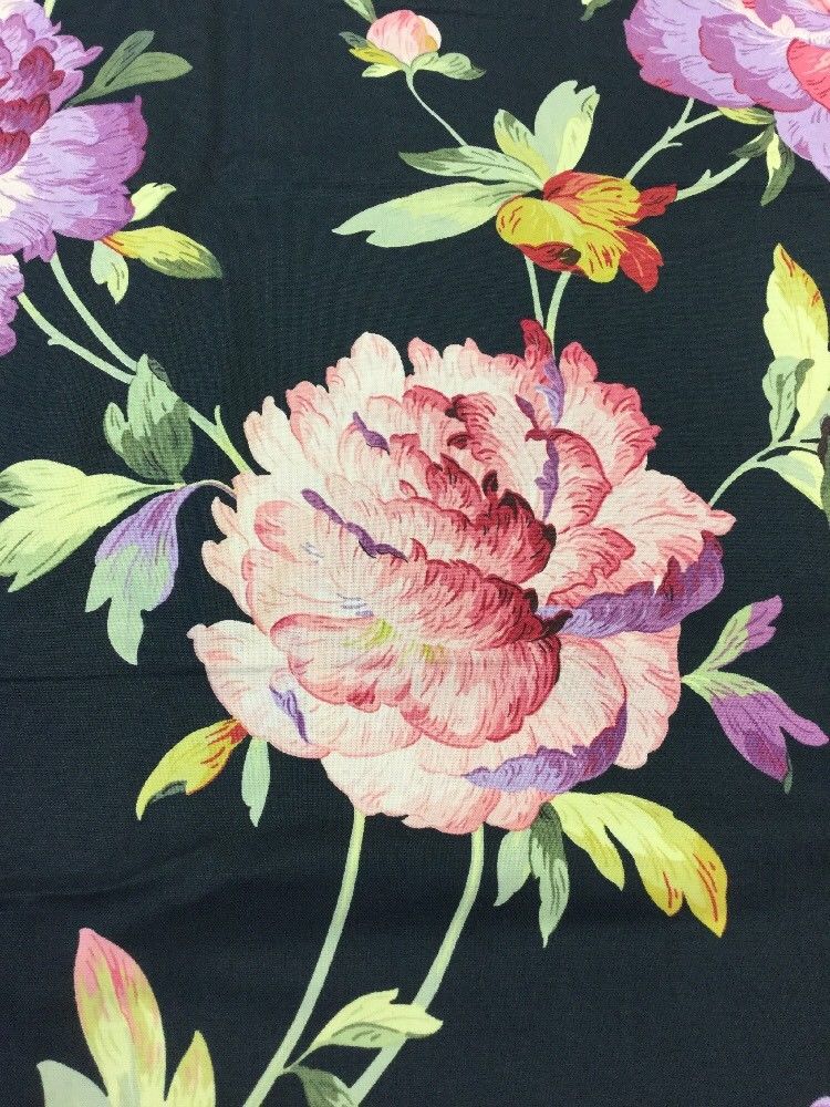 Pivoňky na černé    CA453