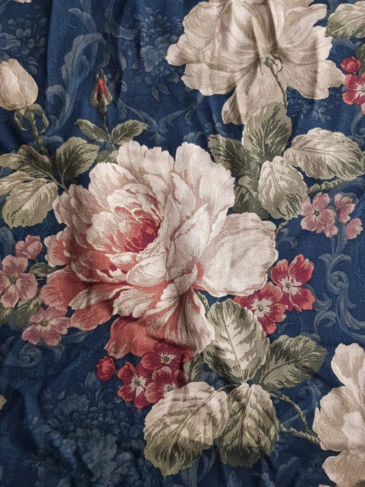 Anglická zahrada na modré