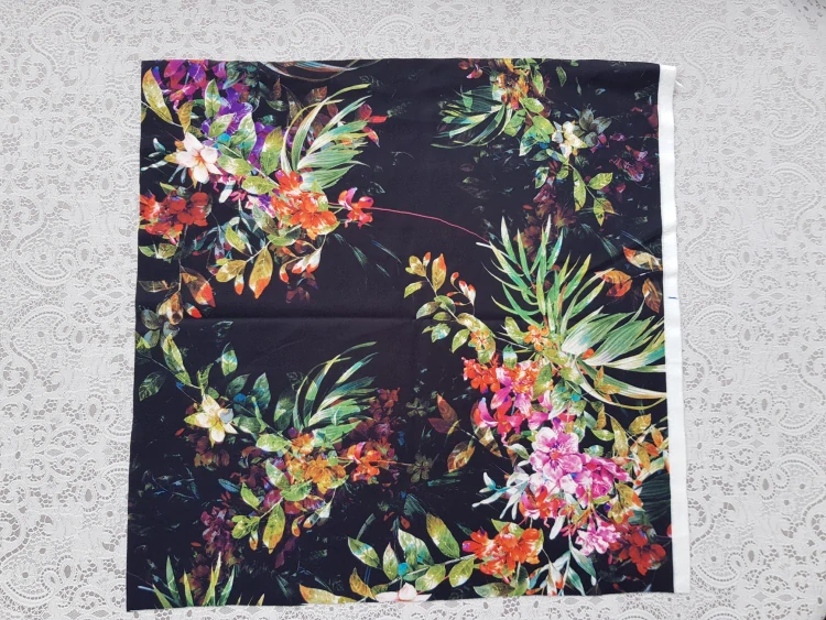 Květy v sametu 50x50cm 