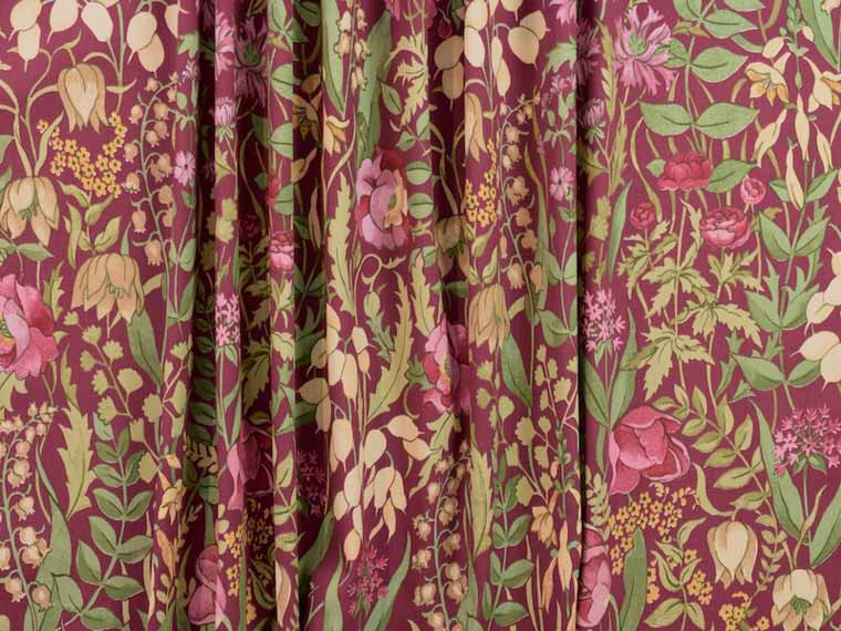 Luční květy na fialové CA495