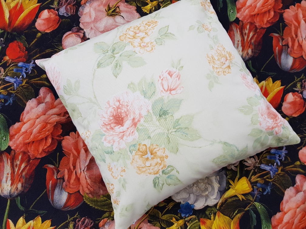 Jemné pastelové květy OP226