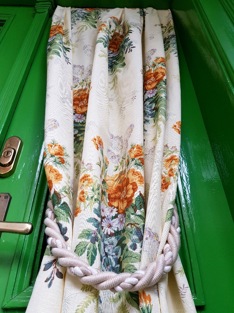 Květy ve žluté