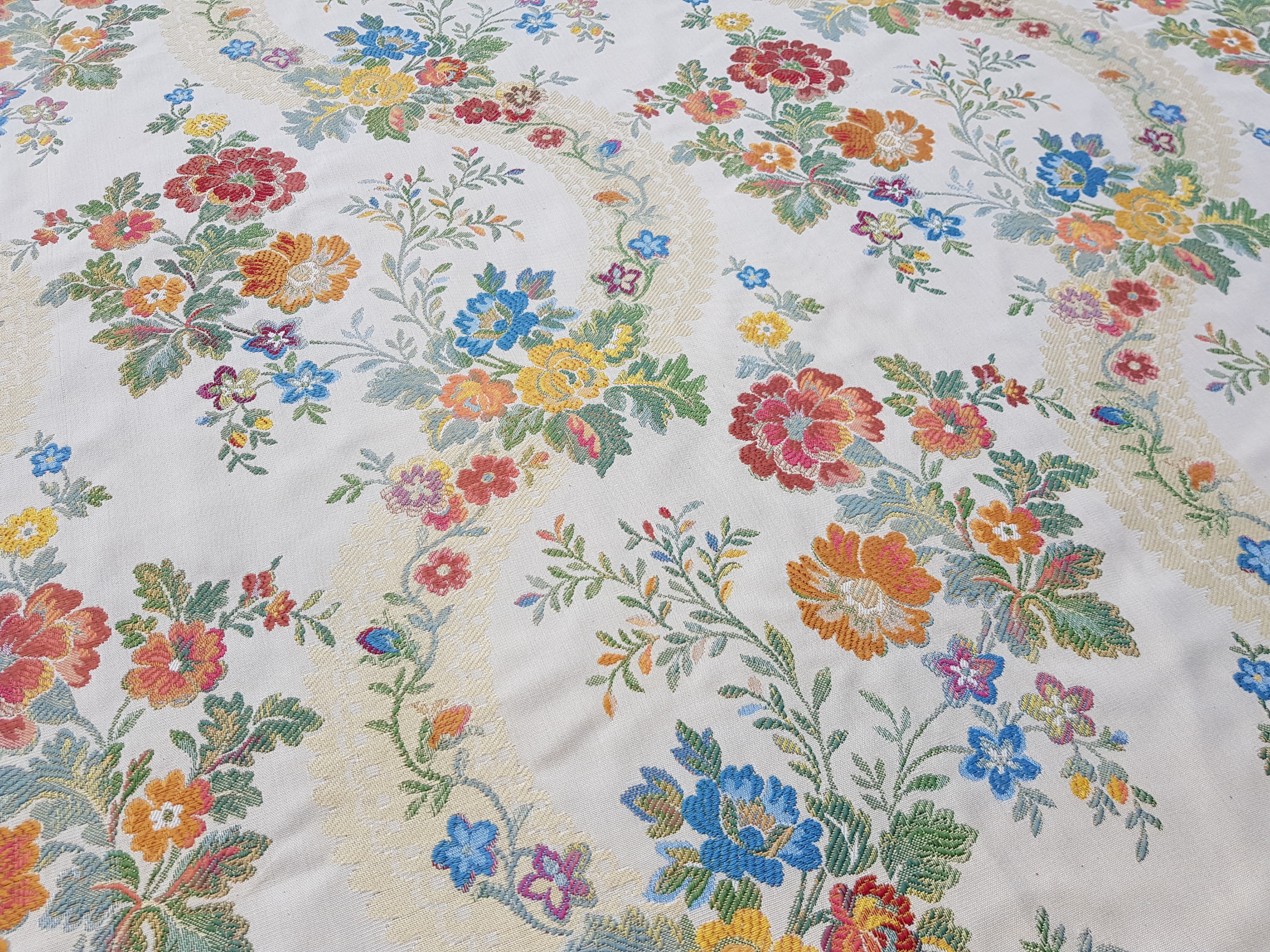 Tkané jarní květy