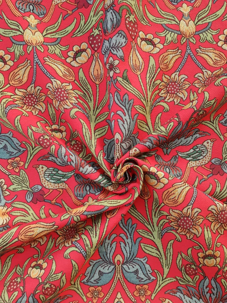 Plody a ptáci ve florální secesi na syté červené