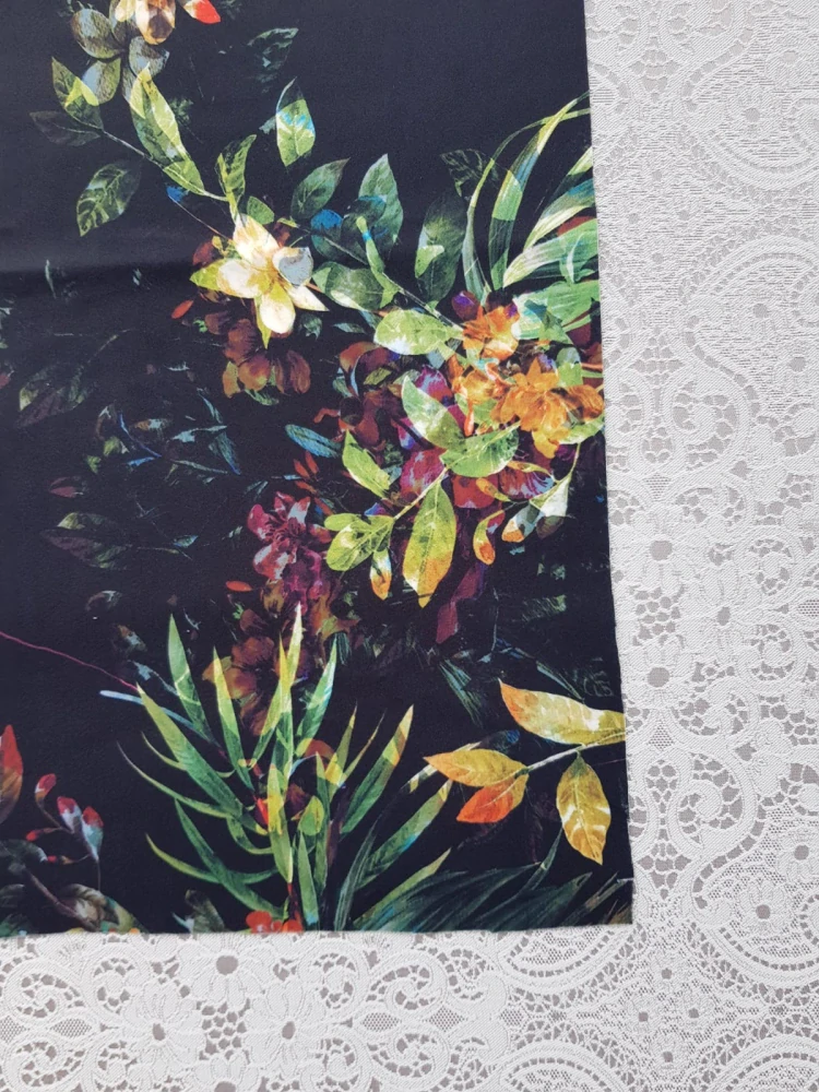 Květy v sametu 45x45cm 