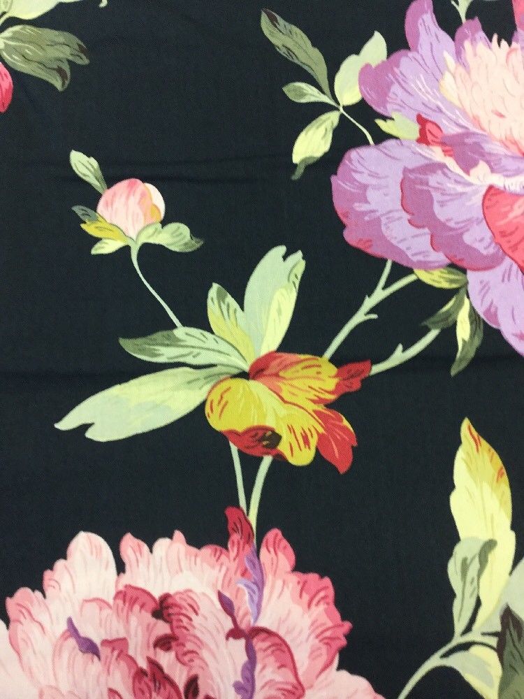 Pivoňky na černé    CA453