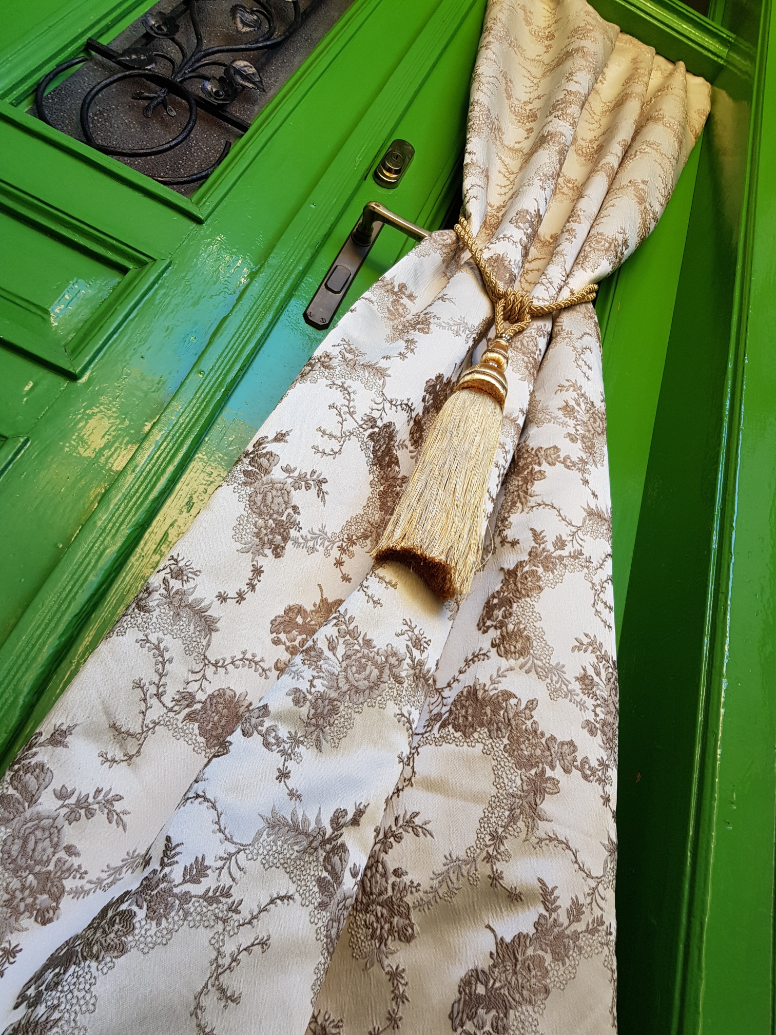 Květinová přírodní výšivka ve stylu Provence