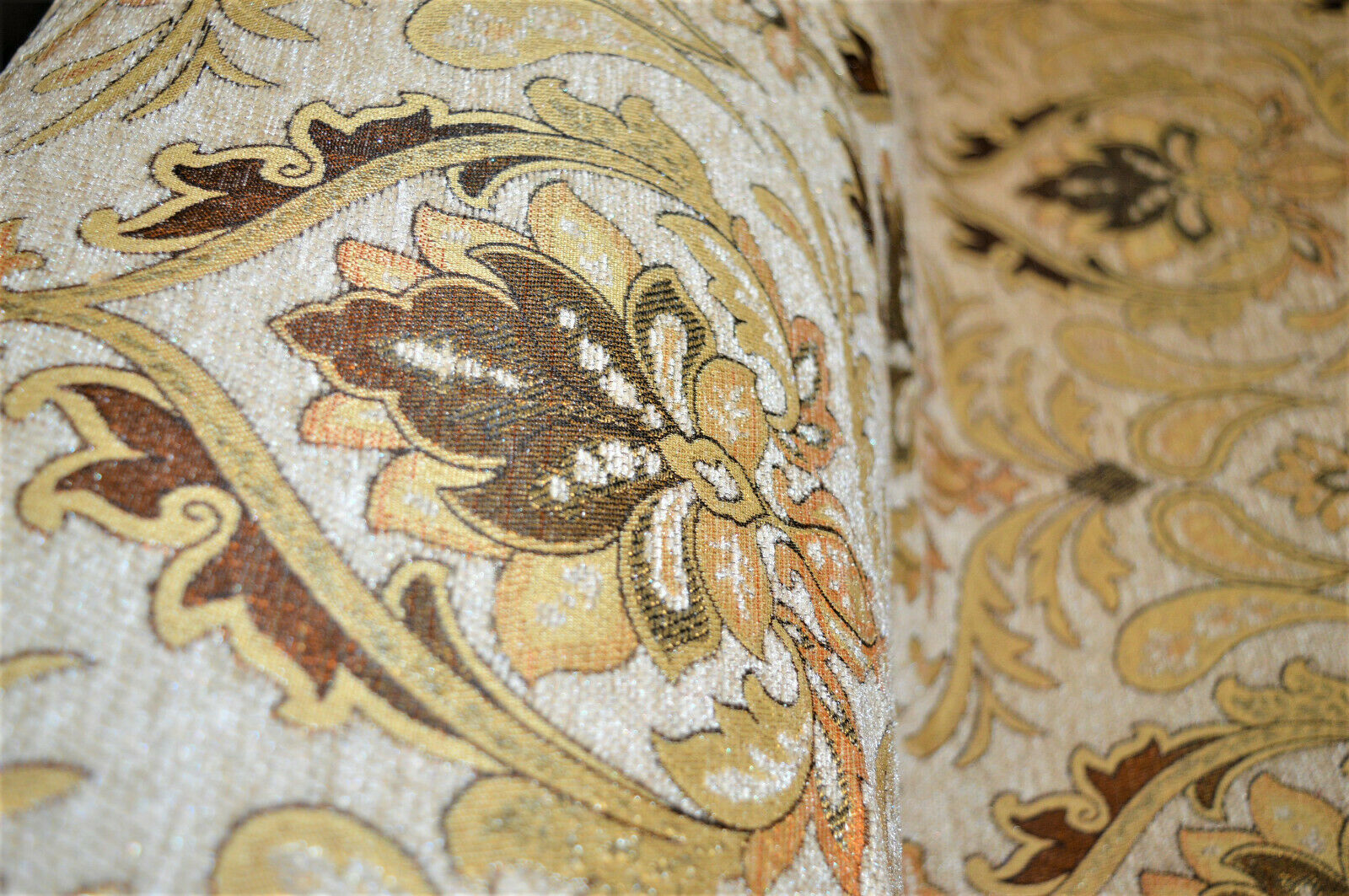 Ornamenty na světlé