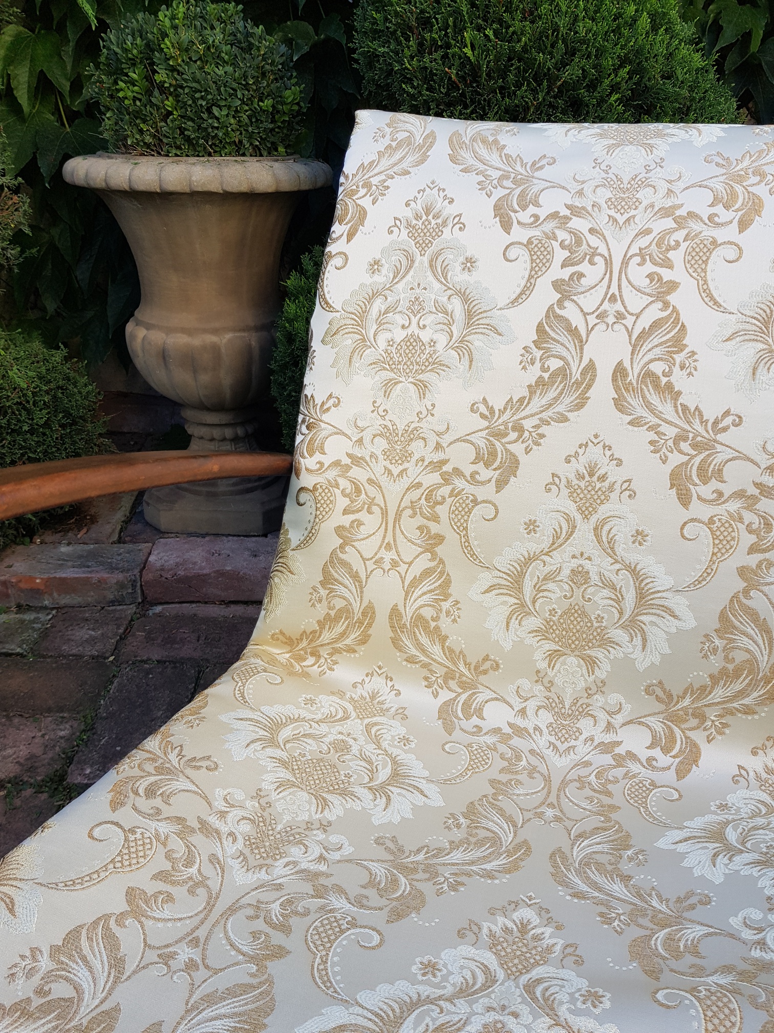 Damaškový motiv "Imperial" na slonové kosti