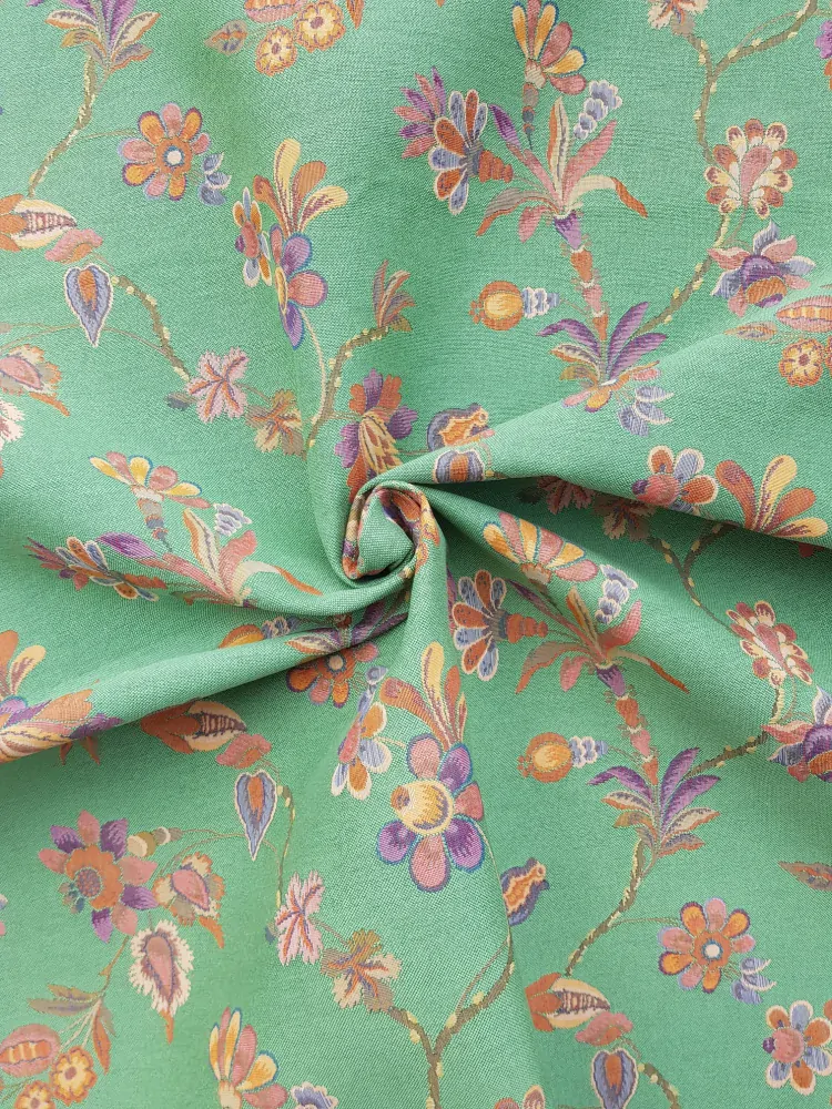 Květinové motivy v zelené