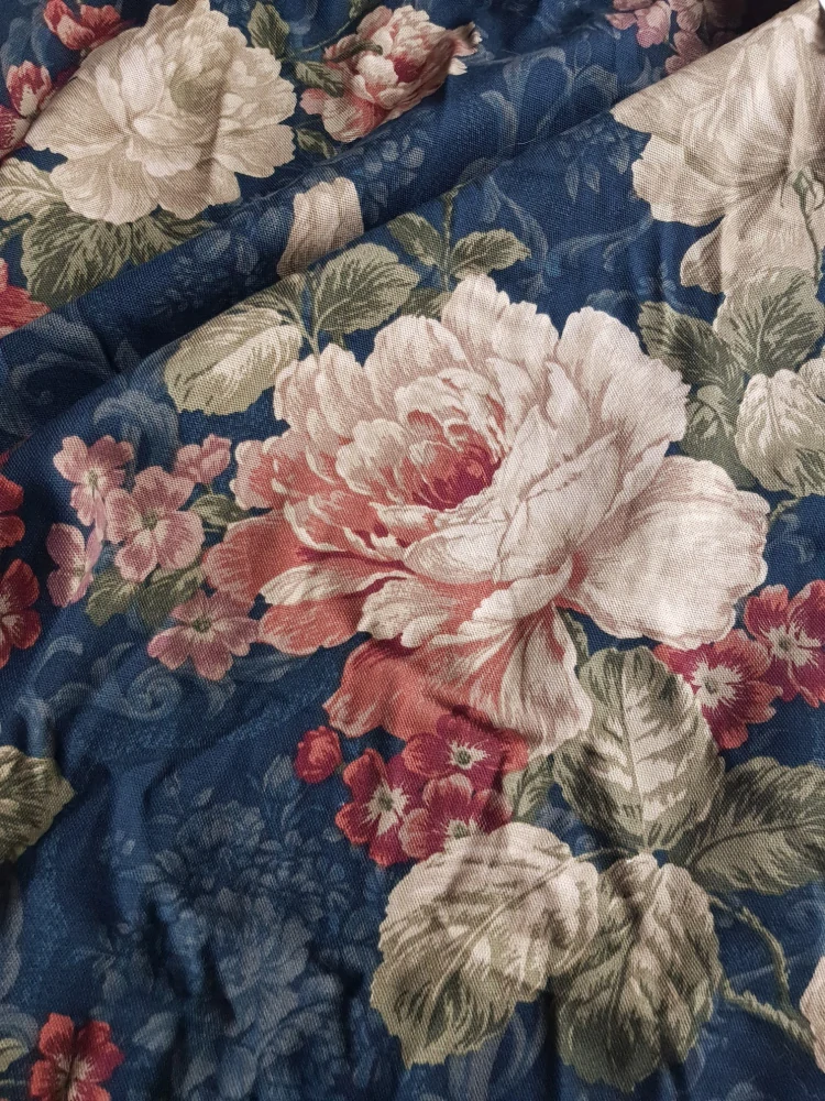 Anglická zahrada na modré