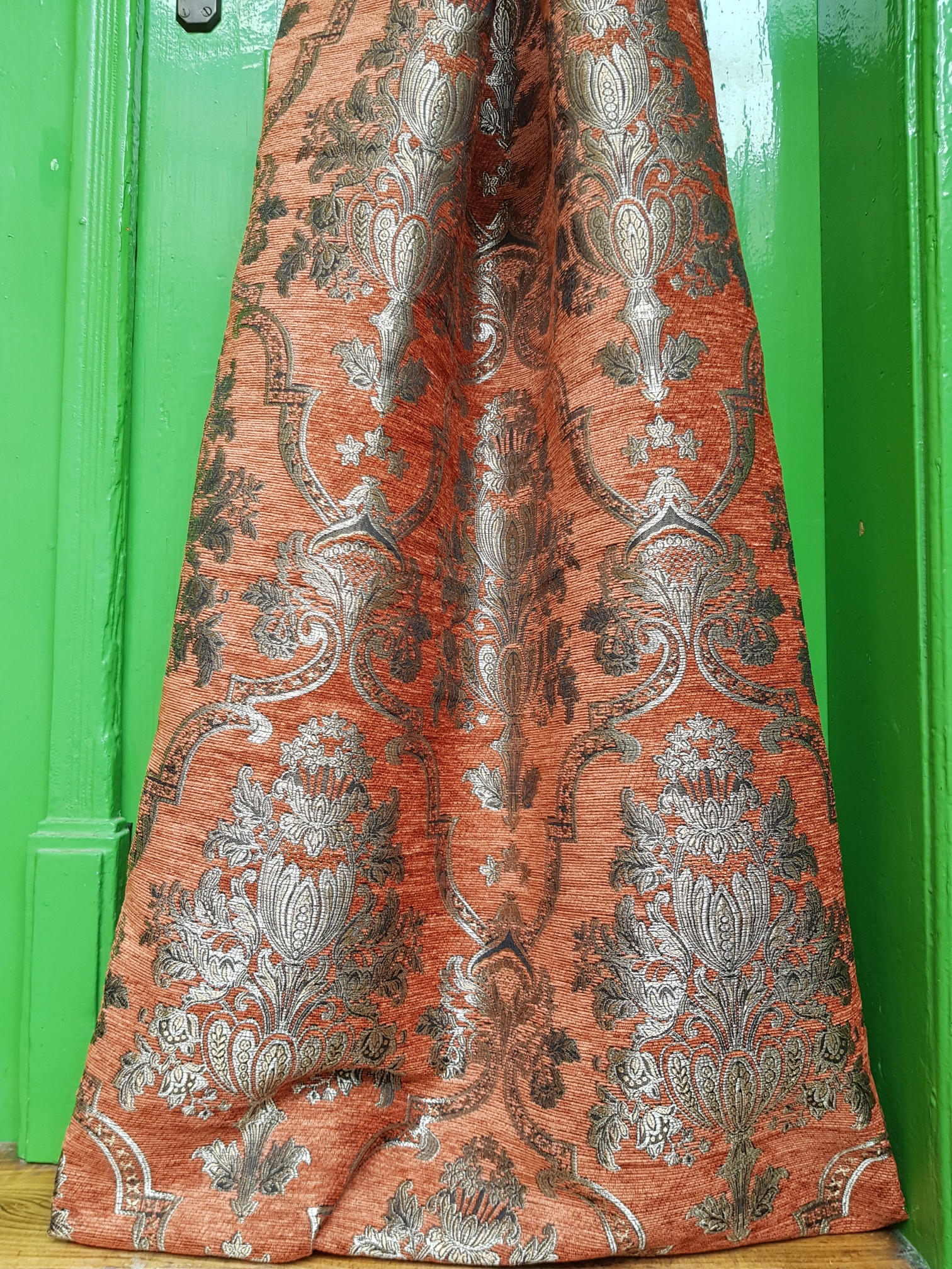 Barokní motivy na skořicové