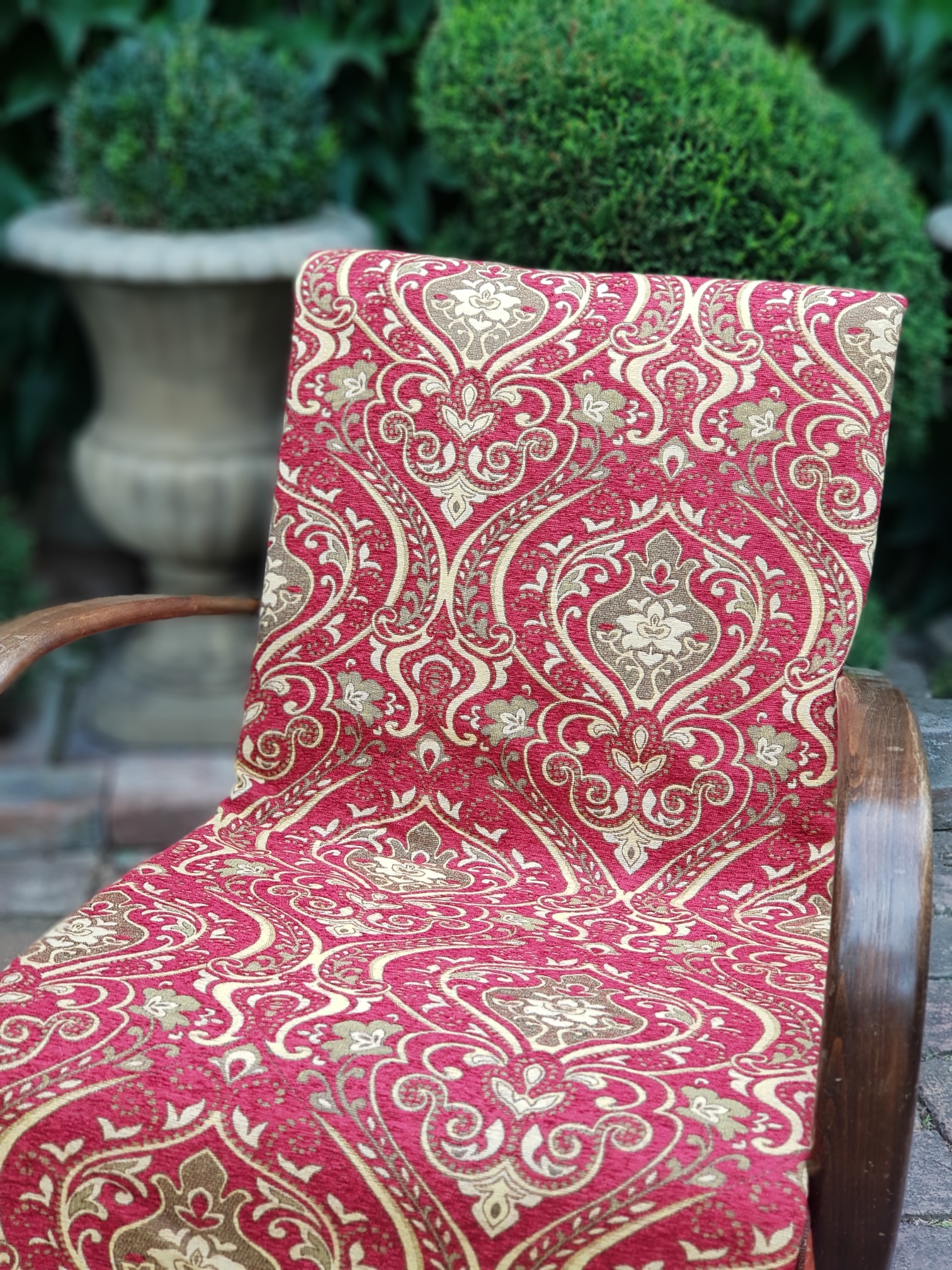 Ornamenty na červené