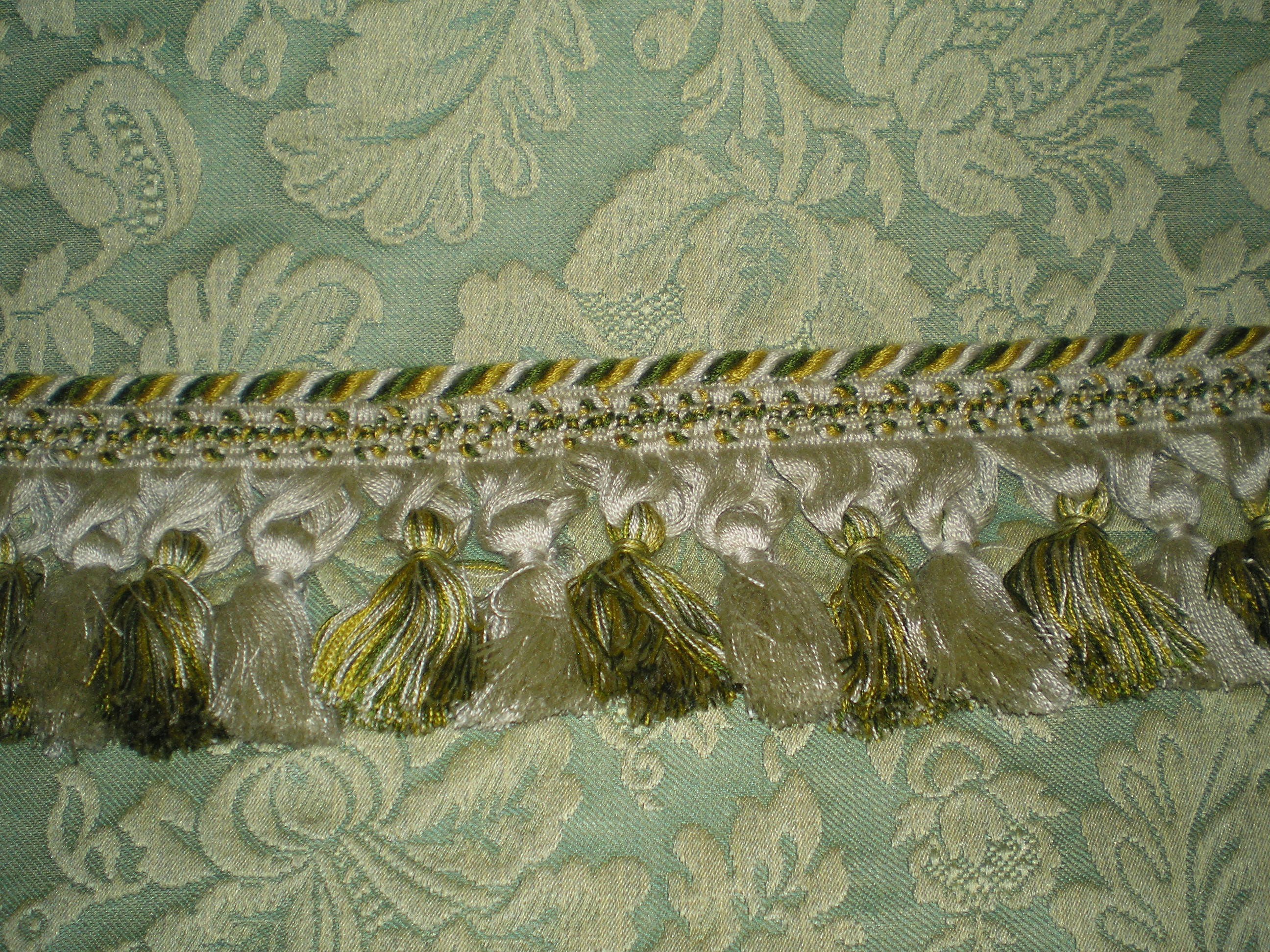 Ozdobné lemovací třásně - 12cm dlouhé 8,7m
